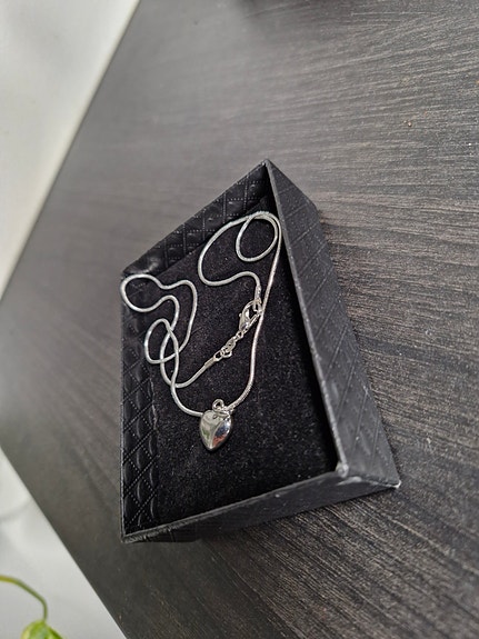 Koru hopeaa Myydään (sivu 42) Tori