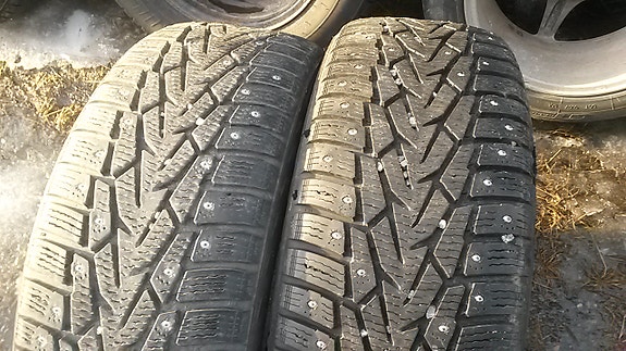 215/60/17 Nokian talvirenkaat 2kpl