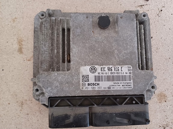 SKODA OCTAVIA 2010-13 Moottorin ohjausyksikkö 03C906016E