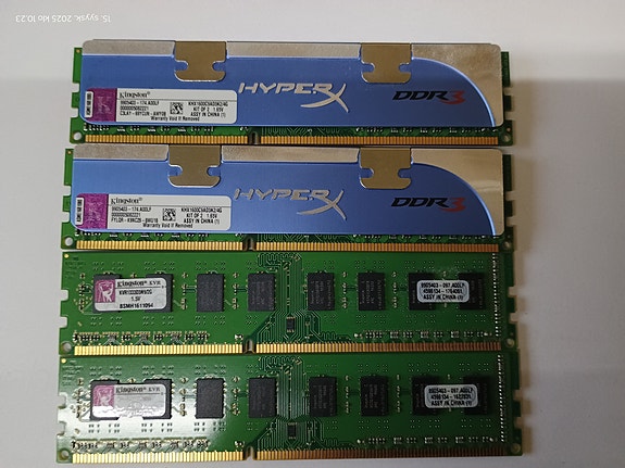 Pöytätietokoneen muisteja 3kpl DDR3 2GB