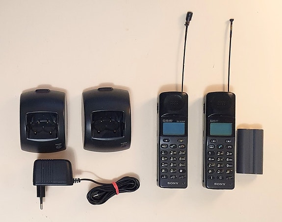 Sony CM-DX 1000 2kpl ja tarvikkeita