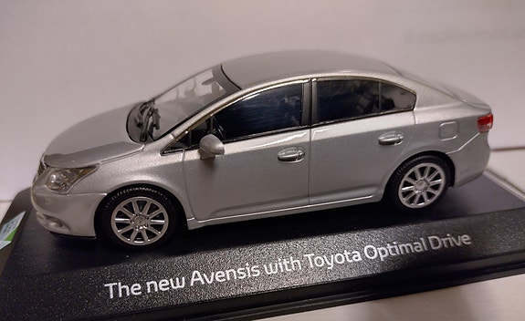 Pienoismalli Toyota Avensis 2009  1/43