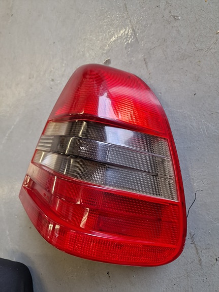 Mb C w202 takavalo oikea
