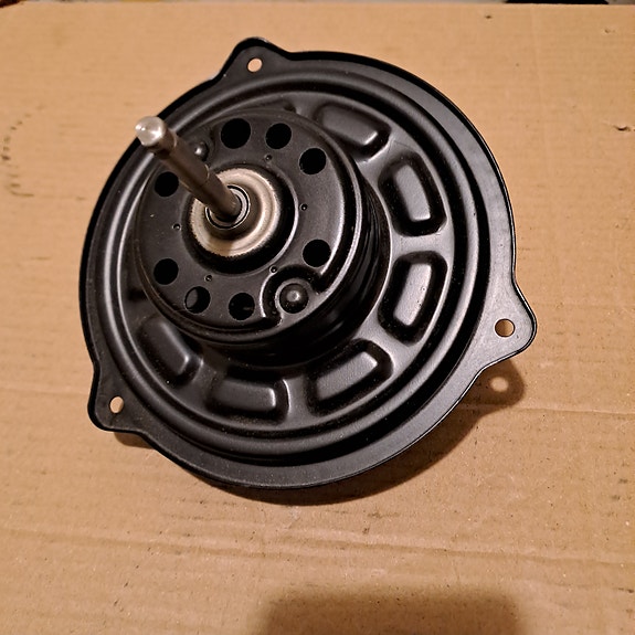 Harrasteauton lämmityslaite kuntoon Toyota Carina 2
