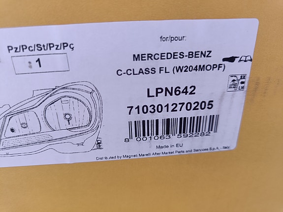 Mercedes Benz c-Class W204 vasen umpio