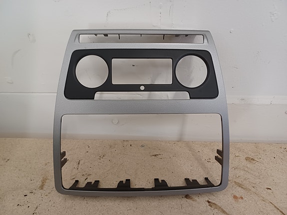 SKODA OCTAVIA 2010-13 Radio kehys 1Z0858069AA