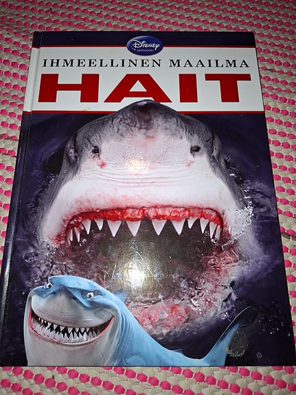 Ihmeellinen Maailma Hait Kirja
