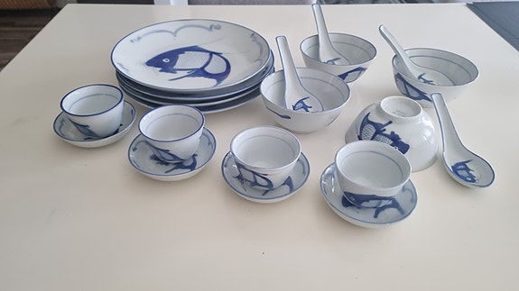 KÄYTTÄMÄTÖN Kiinalainen Vintage Koi-astiasto