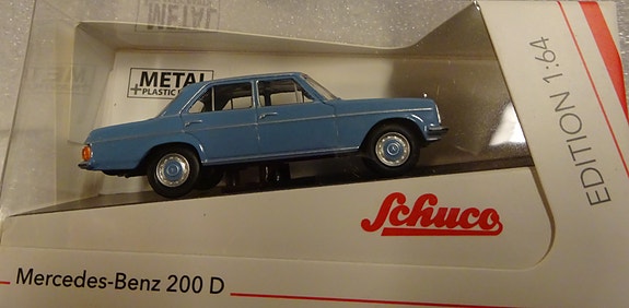 Pienoismalli Mercedes 200D 1968  1/64