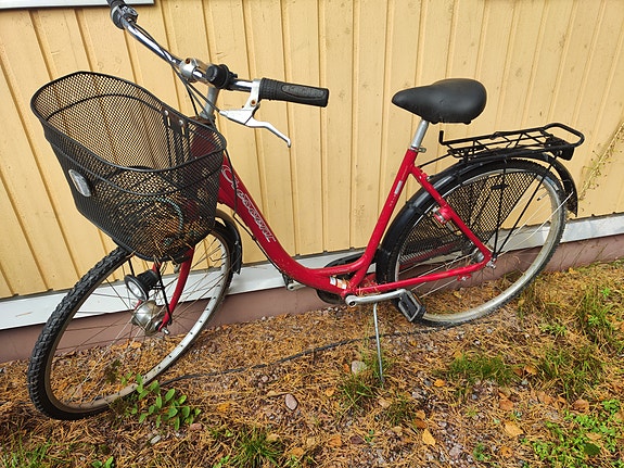 Punainen Crescent polkupyörä