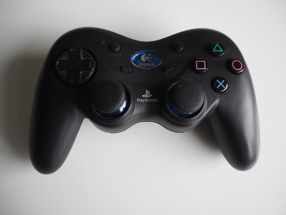 Logitech PlayStation ohjain korjattavaksi