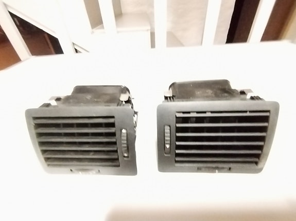 Skoda Fabian kojetaulun tuuletussuuttimet