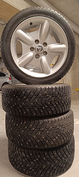 Talvirenkaat 235/45/17 Jaguar vanteilla