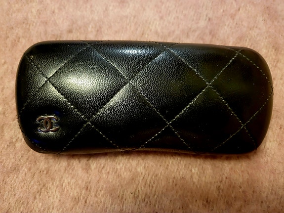 Chanel silmälasikotelo