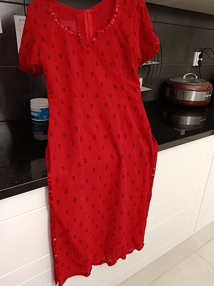 Punainen mekko