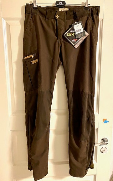 Sasta Suvanto Gore-Tex housut.