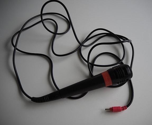 SingStar mikrofoni PS2, PS3 ja PS4 korjattavaksi