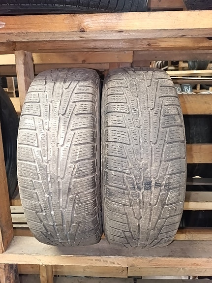 235/60R18 107R XL Nokian Hakkapeliitta R Käytetty kitkarengas 4-5mm DOT-12