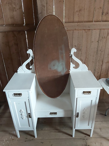 Kampauspöytä nouto tänään