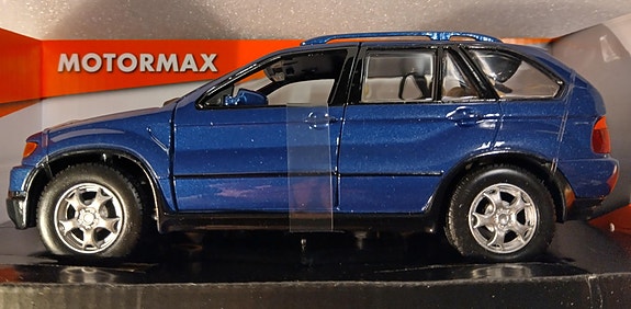 Pienoismalli BMW X5   1/24