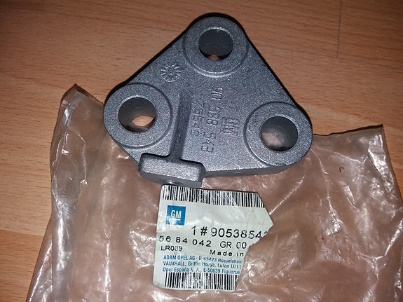 Moottorin kannake Opel Astra-H / Zafira-B / Astra-G / Zafira-A / Meriva-B