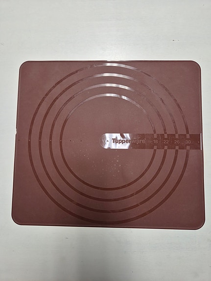 Tupperware leivonta-alusta
