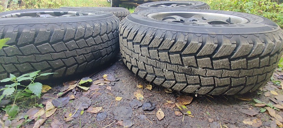 Nastarenkaat 255/70/18
