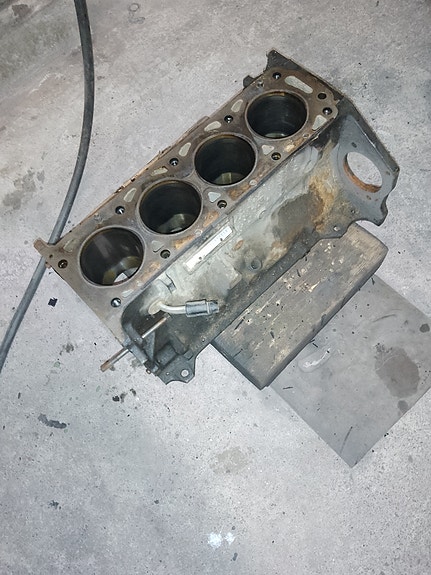 Opel cih 16 S moottorin lohko + ylikoko männät