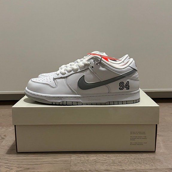 Supreme x Nike Dunk Low (EU 42)