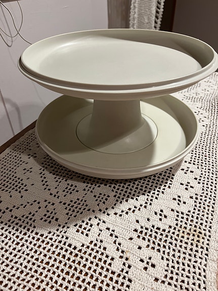 Tupperware tarjoiluastia