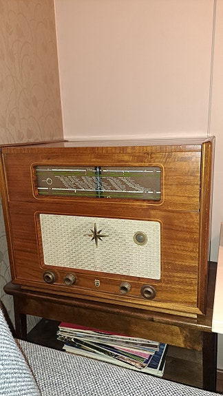 Vanha radio/levysoitin