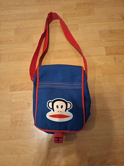 Myydään Paul Frank tummansininen olkalaukku