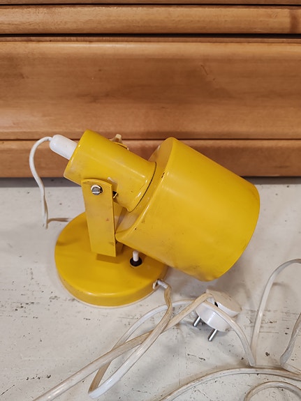 Aris 360 keltainen seinävalaisin