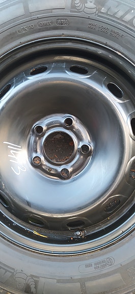 215/65-16C Michelin uusilla vanteilla 5x114,3/et50/