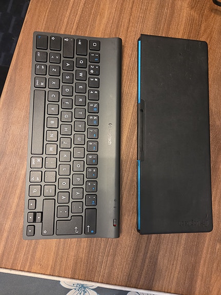 Logitech näppäimistö