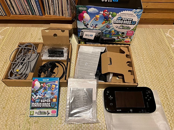 Nintendo Wii U - Mario & Luigi Premium Pack