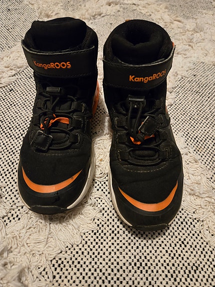 KangaRoos korkeavartiset kengät