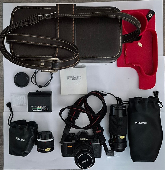 Konica kamera + tarpeet.