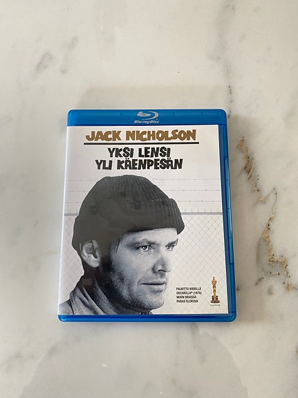 Yksi lensi yli käenpesän blu ray