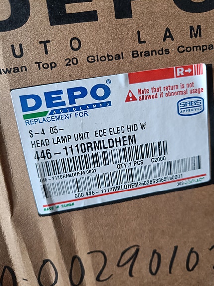 Audi S4 2005 oikea umpio xenon