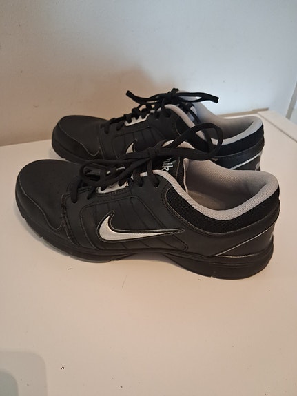 Nike Steady IX naisten treenikengät Koko 36.5