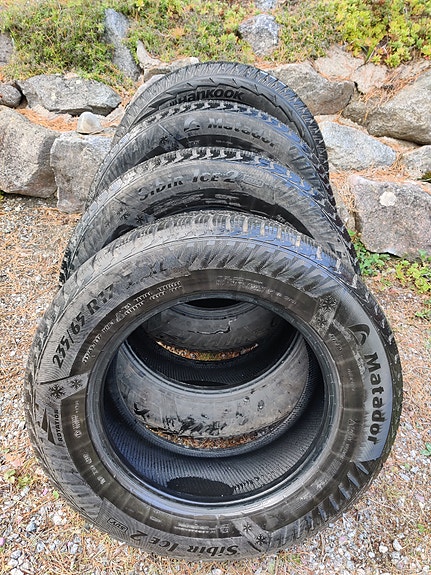 Käytetty 235/65 17 Nastarenkaat