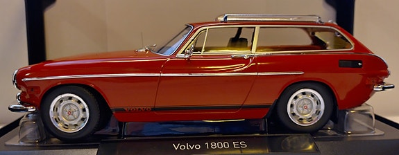 Pienoismalli Volvo ES 1800   1972   1/18