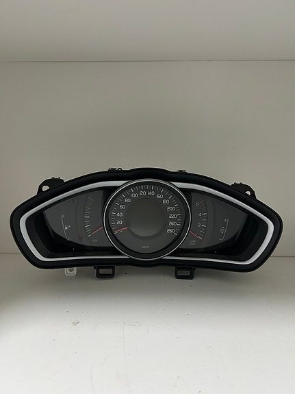 Volvo V40 mk2 mittaristo