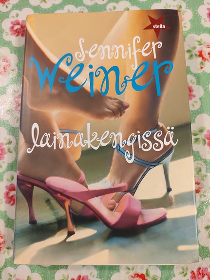 Jennifer Weiner Lainakengissä Kirja