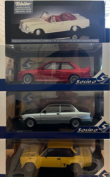 1/18 Pienoismallit