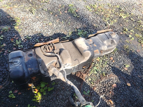 Chevrolet express duramax Polttoainesäiliö