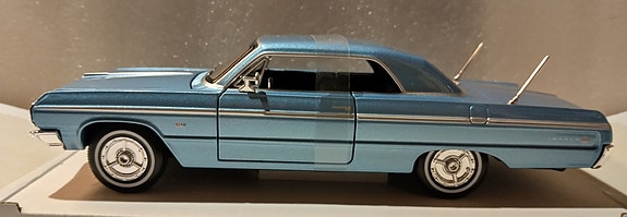 Pienoismalli Chevrolet Impala 1964   1/24