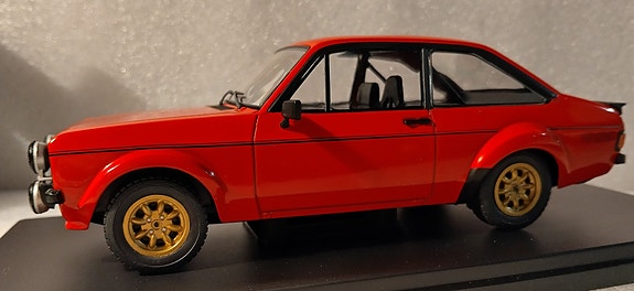 Pienoismalli Ford Escort Mk II RS 2000 1977  1/24
