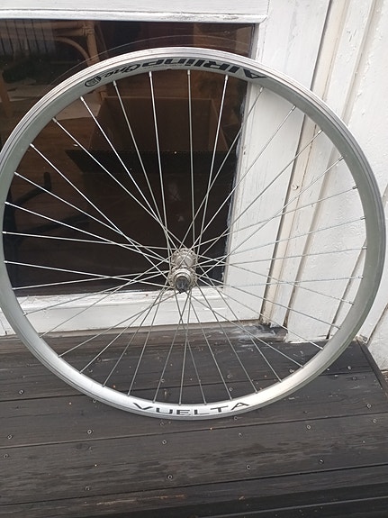 28 Tuuman Vuelta Airline One , Pyörän Etuvanne 622x21 mm , 28 ''